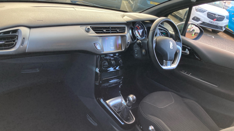 DS 3 1.2 PureTech 82 Chic 3dr Petrol Hatchback